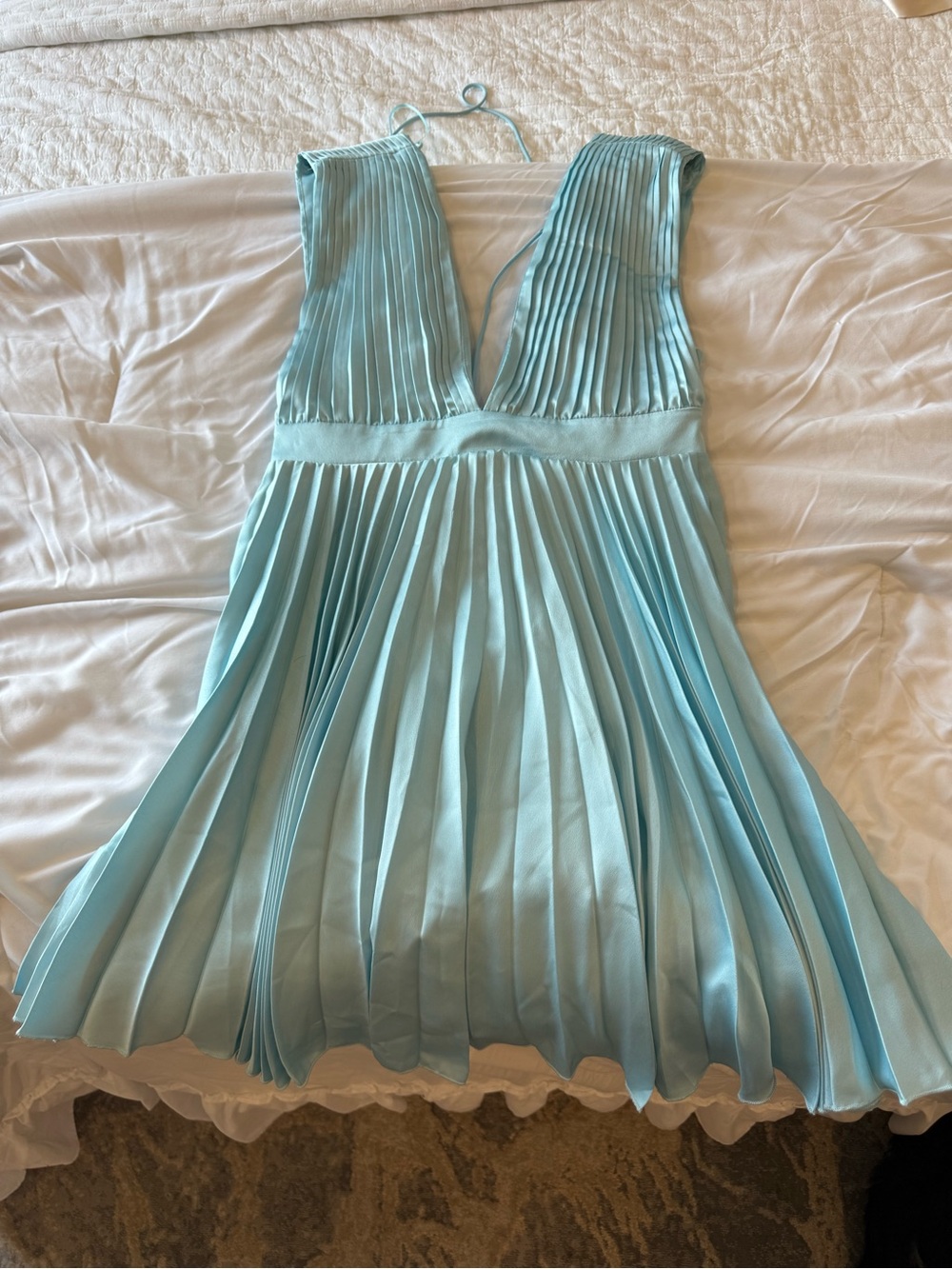 Abercrombie & Fitch Best Dressed Plunge Pleated Mini Dress Sz S NWOT - Picture 3 of 6